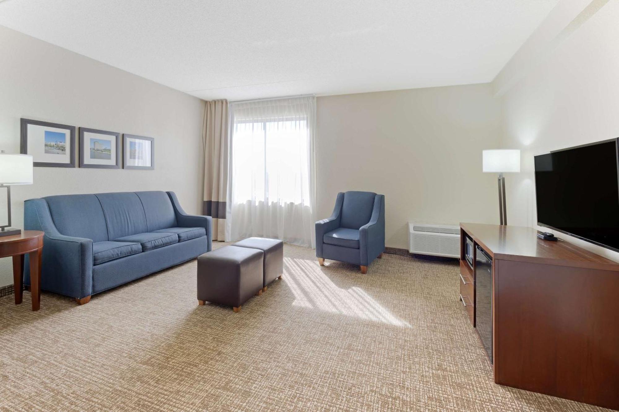 Comfort Inn & Suites Уичита Экстерьер фото